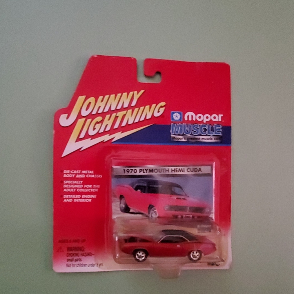 Johnny Lightning 1970 Plymouth Hemi Cuba